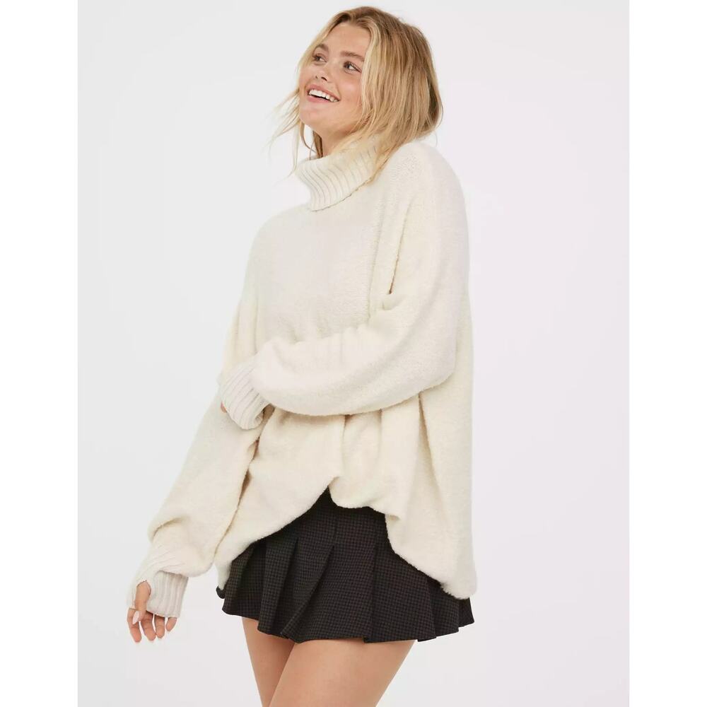 OFFLINE By Aerie Chillside Turtleneck Sweater Cream Beige Size XS
